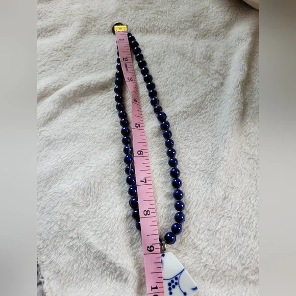 Nozomi Project | Blue/White Upcycyled Lapis Lazuli Porcelain Necklace - Picture 11 of 13